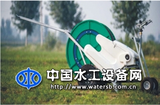 移動(dòng)卷盤(pán)式噴灌機(jī)